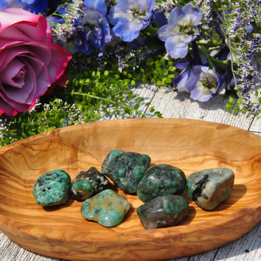 Emerald Tumbled Pocket Stone